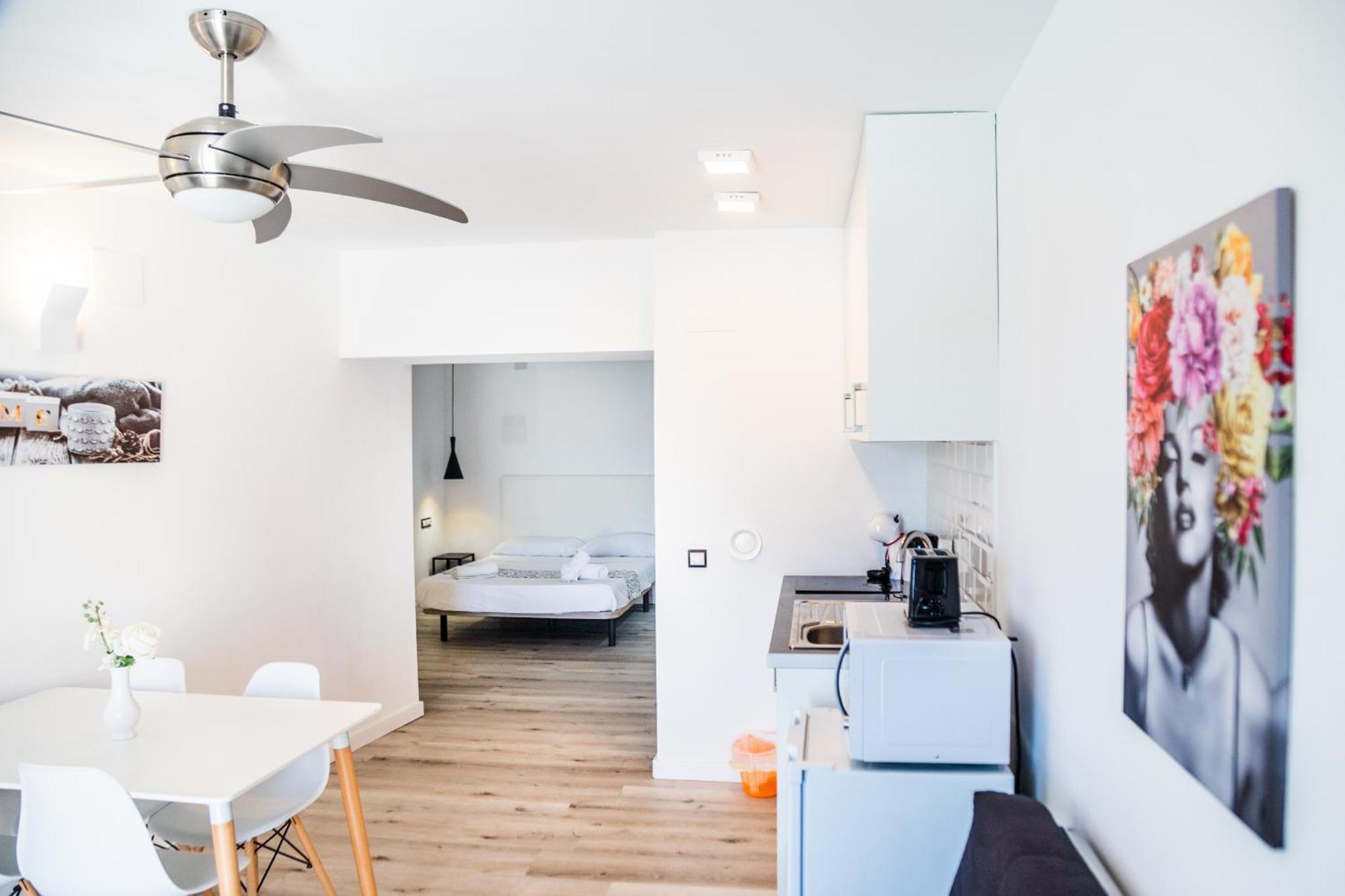 Jacaranda Apartments & Studios Эс-Кана Экстерьер фото