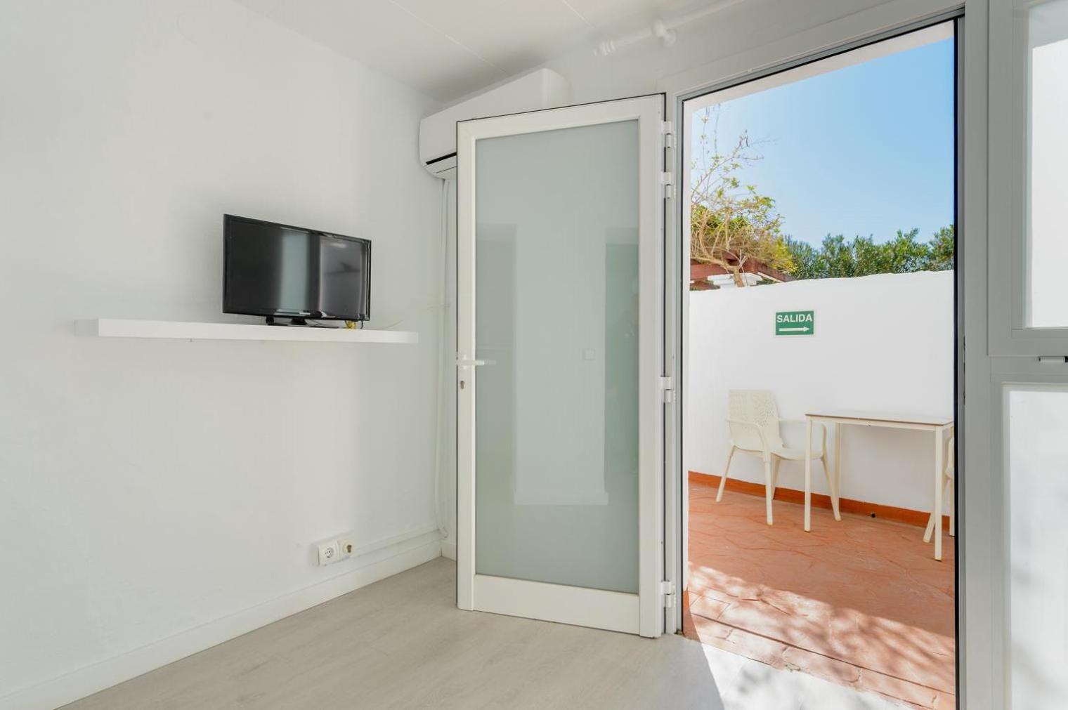 Jacaranda Apartments & Studios Эс-Кана Номер фото